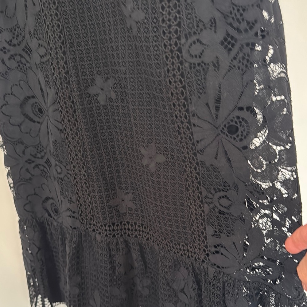 Elegant Black Lace Dress - Picture 7 of 11